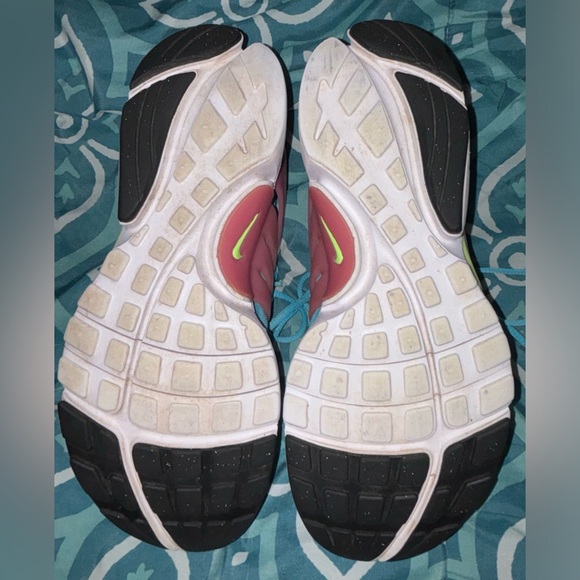 Nike Girls PRESTO GS size 4 - Picture 9 of 9